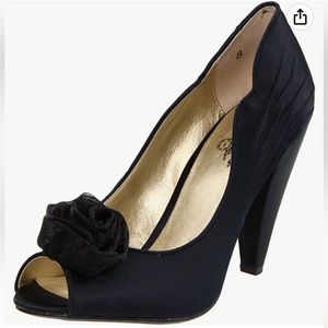 Seychelles Just Because Black Heels size 8
